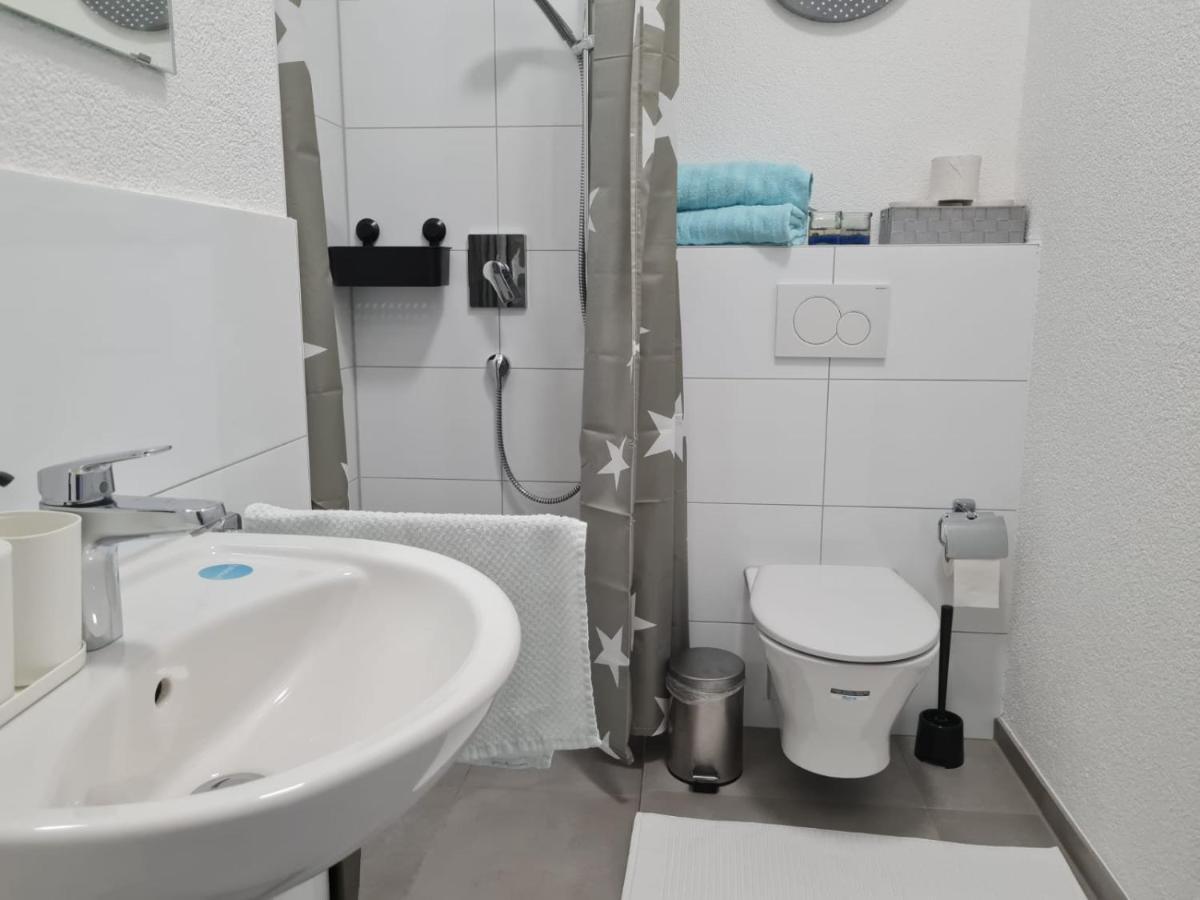 Pension Am Rathaus, 24H Check-In Mundelsheim Экстерьер фото