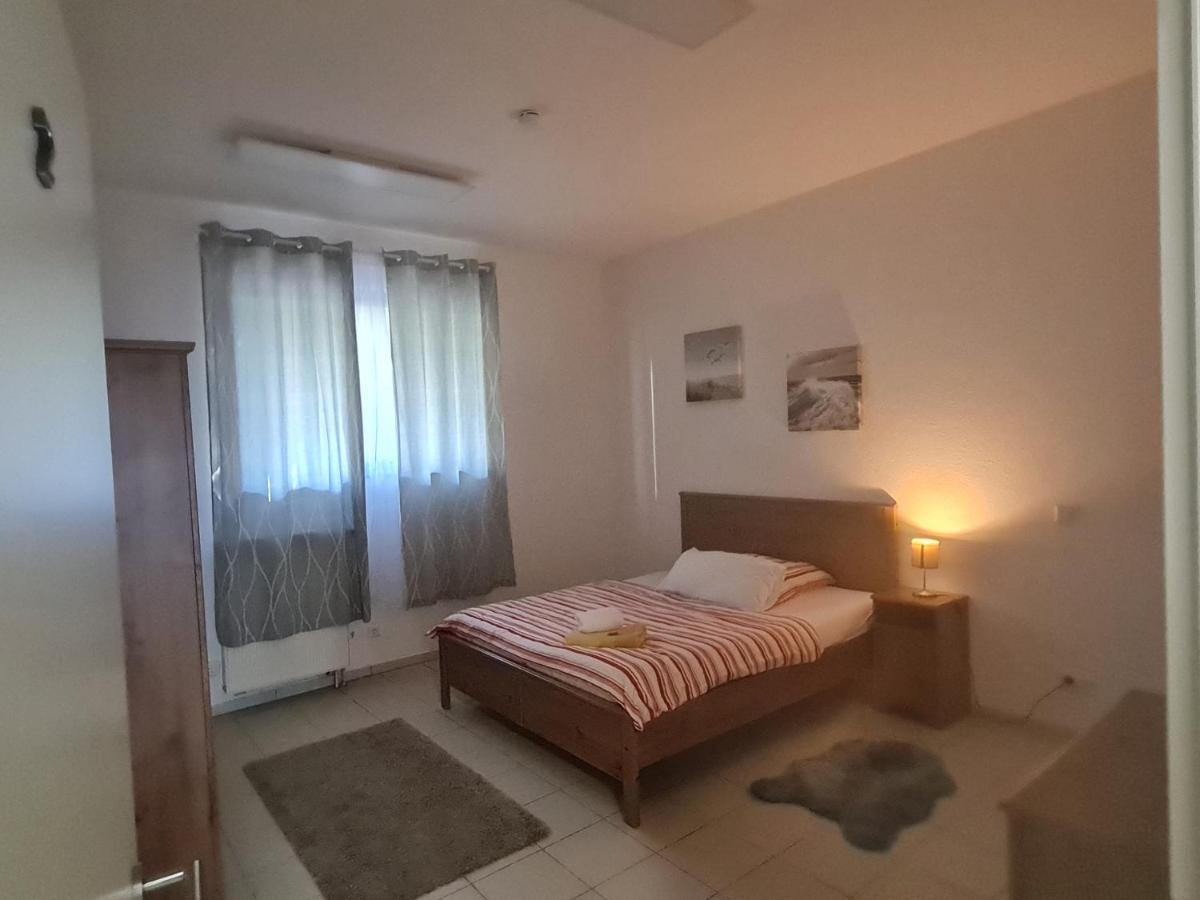 Pension Am Rathaus, 24H Check-In Mundelsheim Экстерьер фото